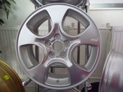Disk Alu Subaru + ' ' + | Rozměr: 6,5J x 16H2
| Rozteč: 5x100
|  ET 48 